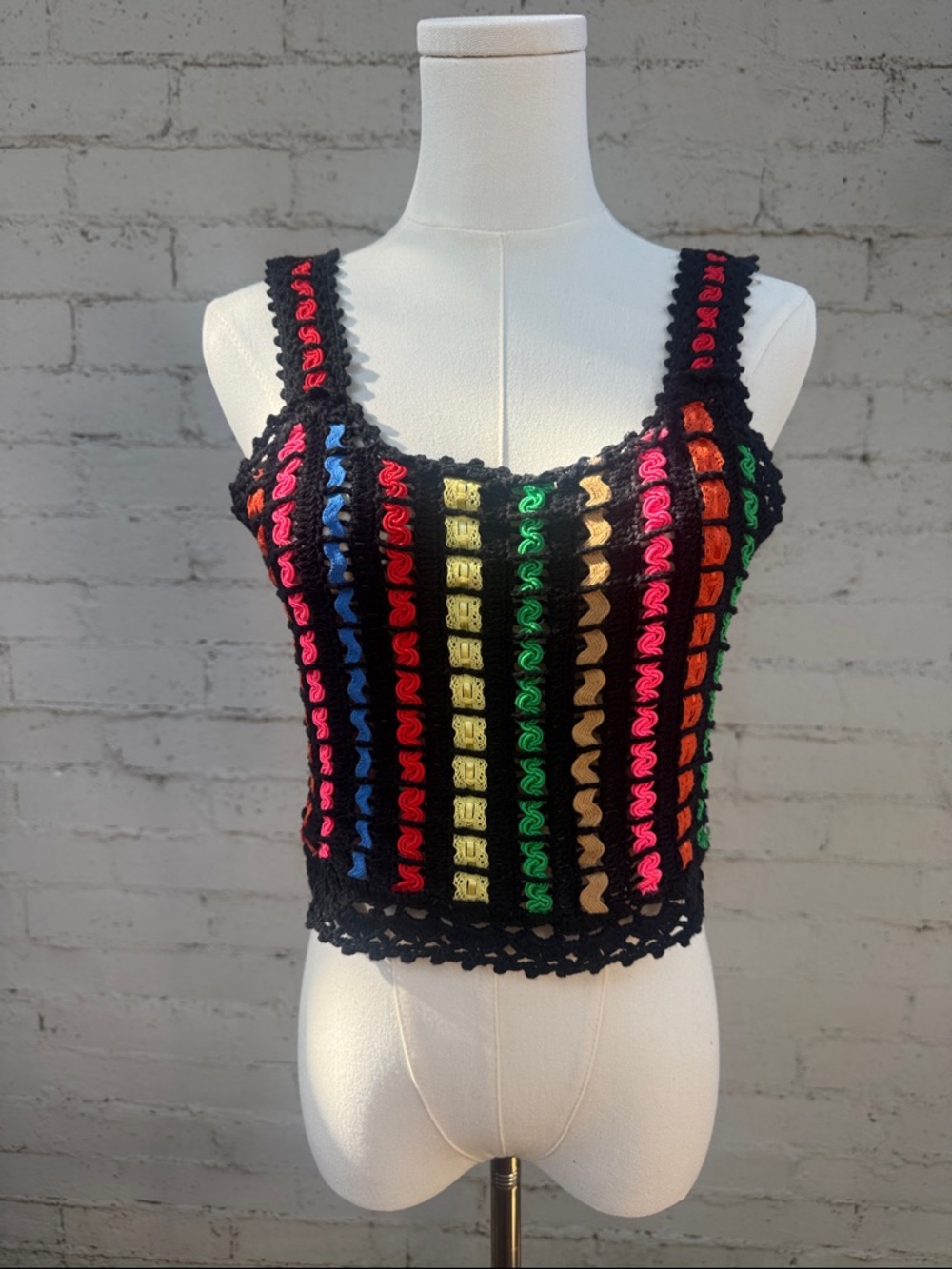 Alice + Olivia Lorri Crochet Tank Top Black / Multi Size S - Picture 7 of 15